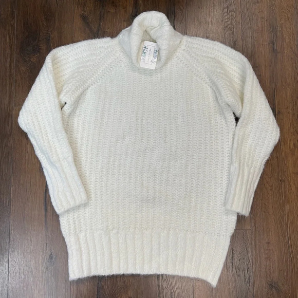 🆕 Blueivy turtle neck sweater SZ M/L - Picture 1 of 4